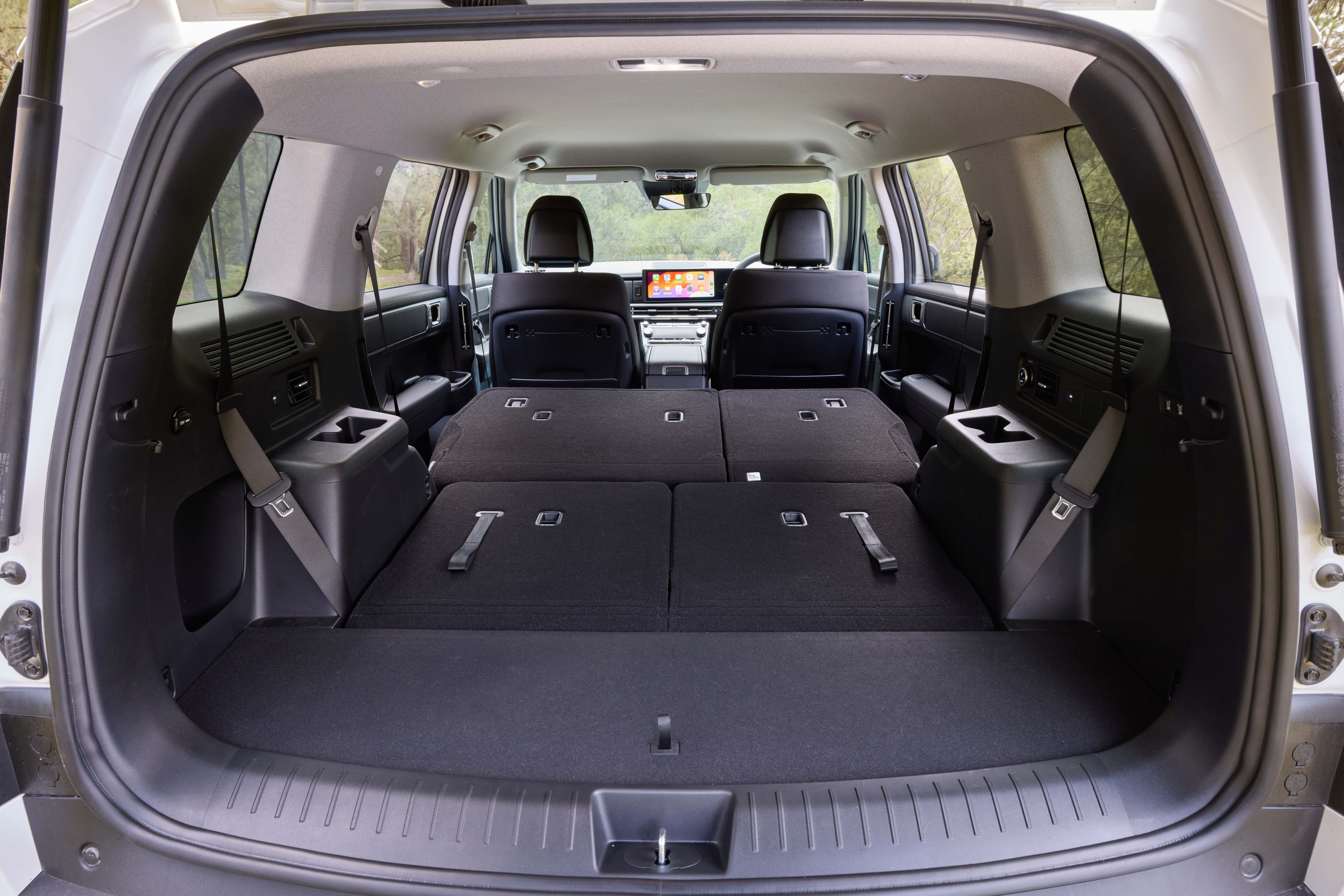 2024 Hyundai Santa Fe storage