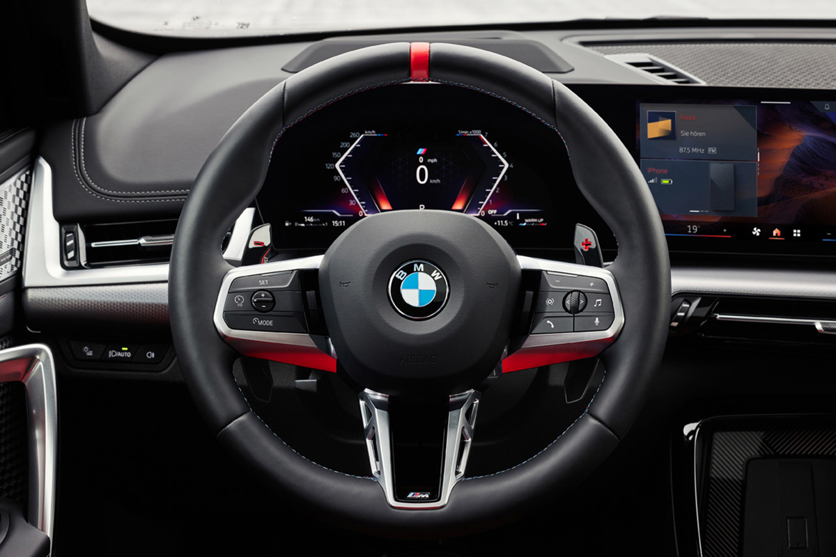 BMW X1 2024 driver's position