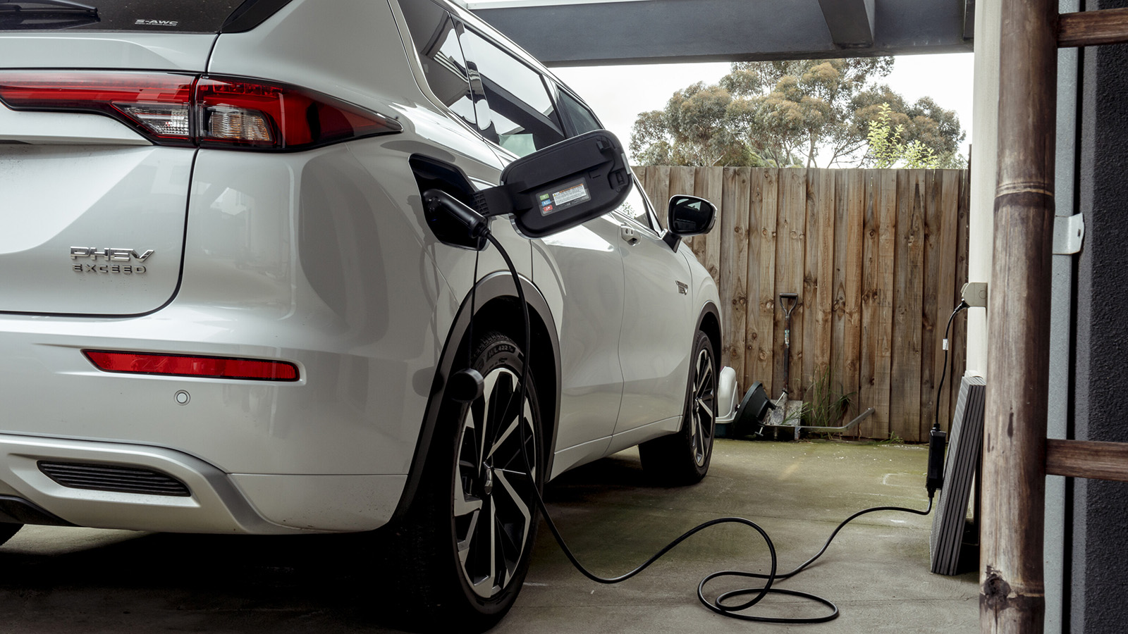 Mitsubishi Outlander PHEV charging